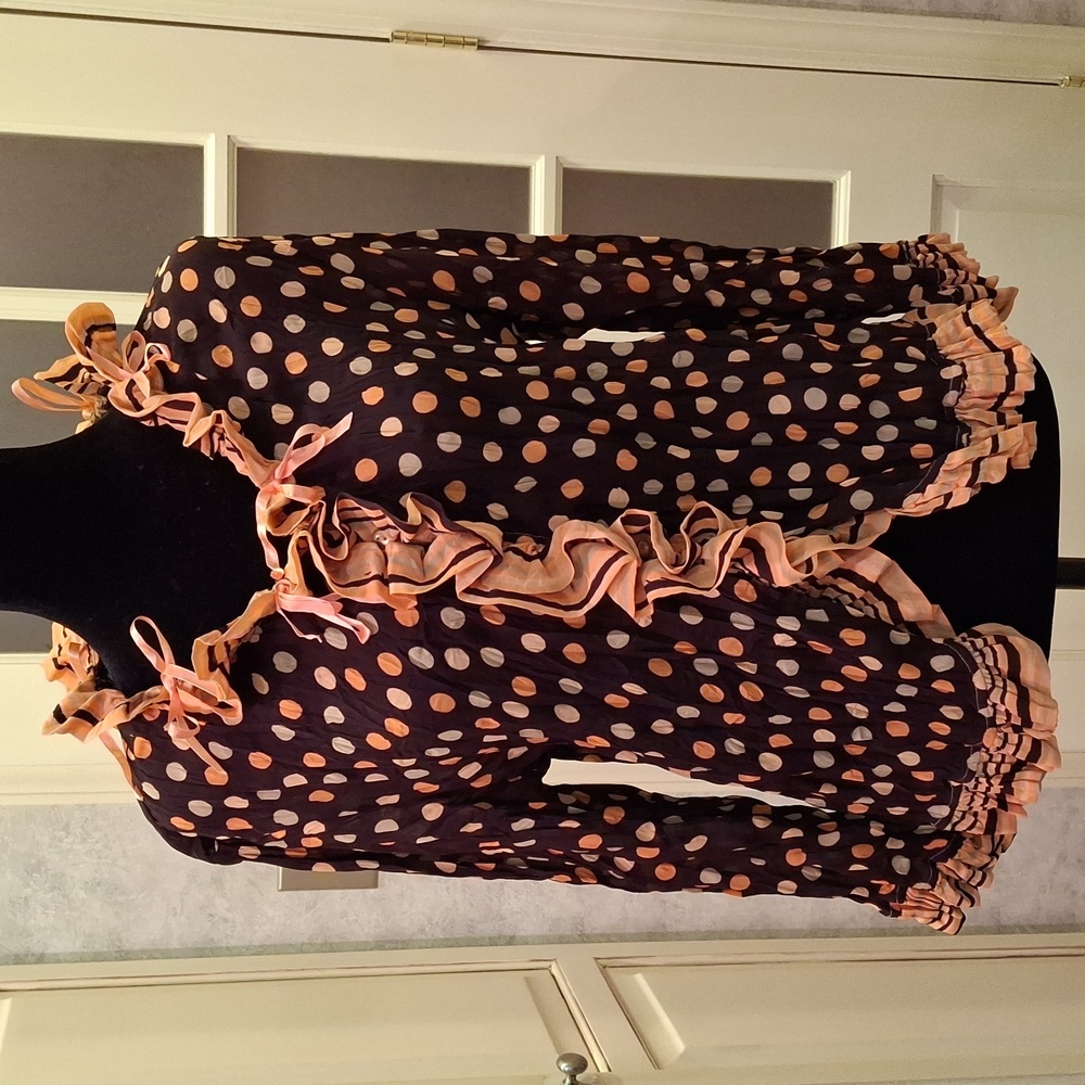 "PIANO" Woman's Sz M, Stretchy 100 %polyester, orange and brown, button-up blous